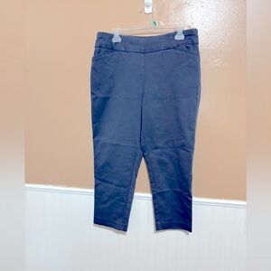 Croft & Barrow 16P Short Grey “The Effortless Stretch Pant”  Preowned